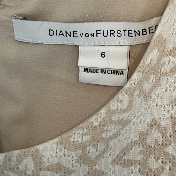 DVF Jeannie Dress Womens Size 6 Cream & Tan Henna Print Cotton Fit & Flare - Picture 7 of 13
